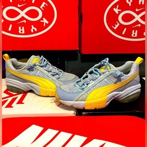 PUMA CELL woman running shoes Size 4.5 Dead Stock